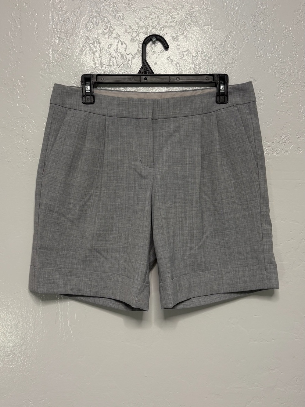 Womens size 8 express brand shorts, #N1105